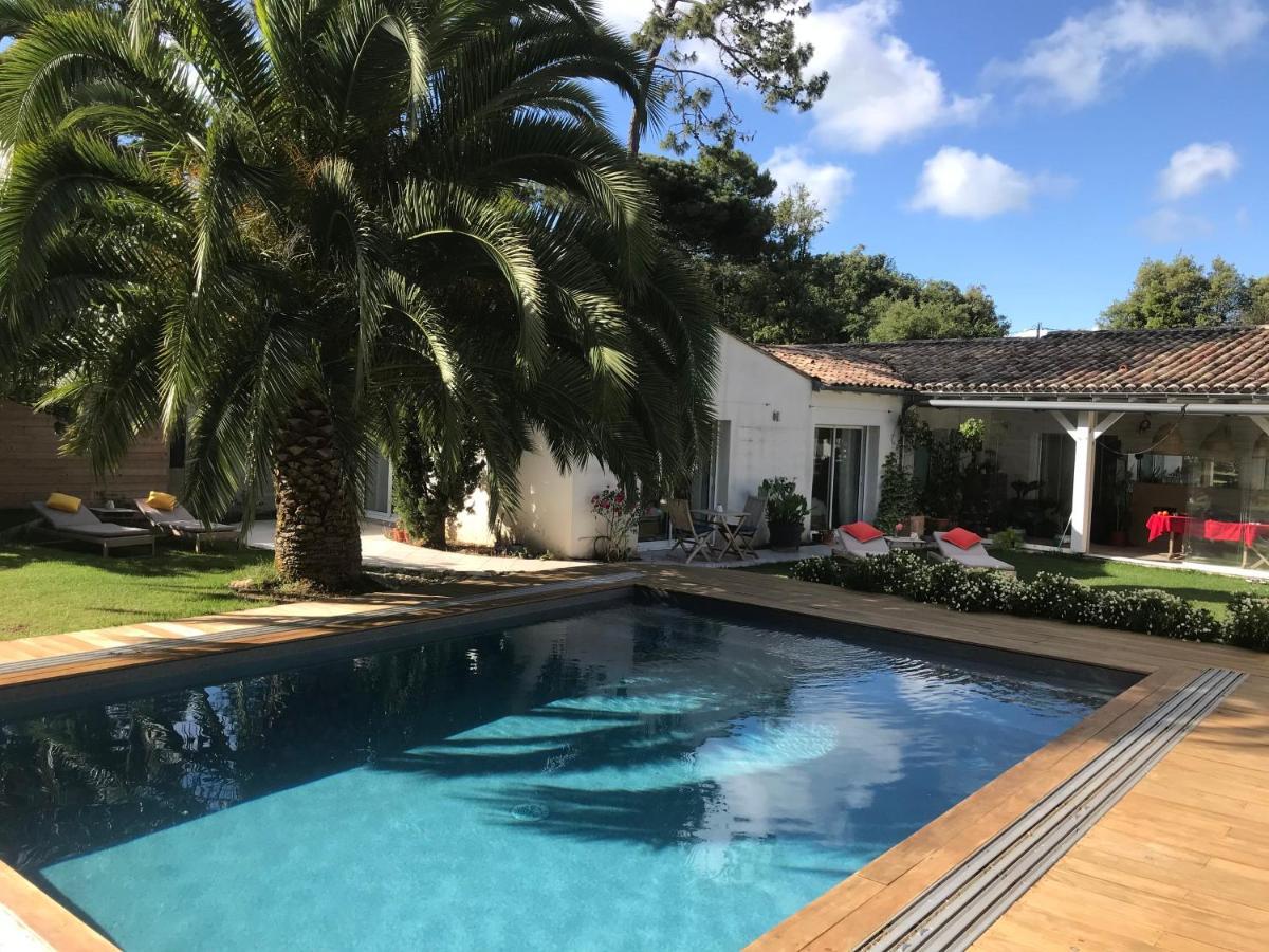 Maison d'hôtes La Maison De La Dune - Jacuzzi 1ère Séance Offerte - Piscine Chauffée Avec Abri Amovible - Située à 200m, Accès Direct Par Le Bois - Borne Ve La Couarde-sur-Mer
